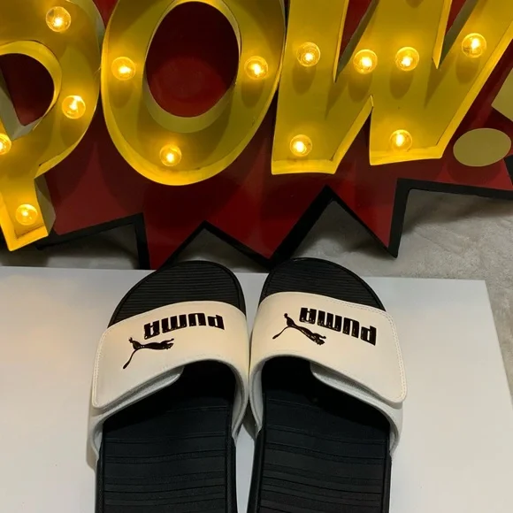 PUMA Cool Cat V White / Black Cat Logo 
Adjustable Mens Slide Sandals
Size 12 - Picture 2 of 8